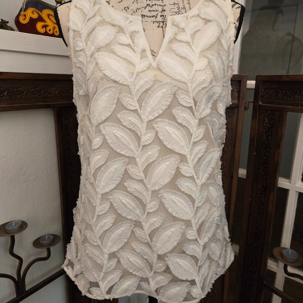 Ann Taylor Factory 3D Leaf Sleeveless Blouse, Sz M